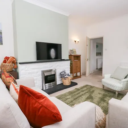 3 Nixon Terrace *