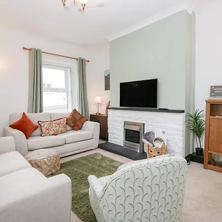 3 Nixon Terrace * Maryport