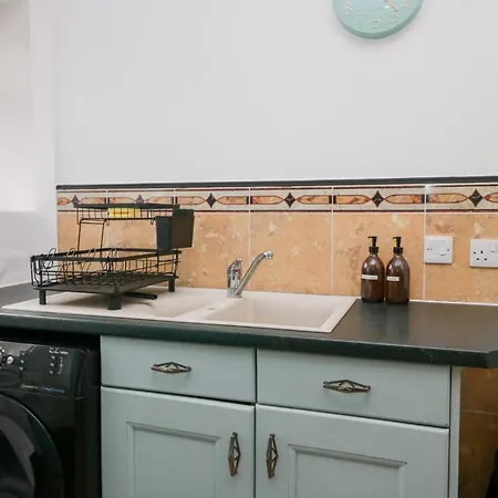 3 Nixon Terrace *