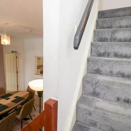 3 Nixon Terrace