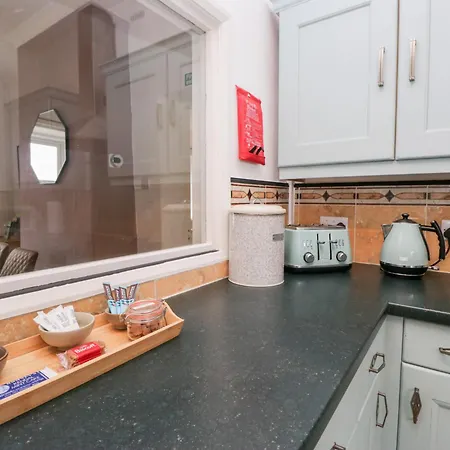 3 Nixon Terrace *
